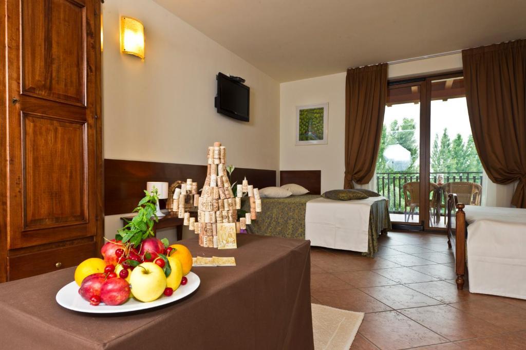 Locanda Ristorante Al Cardellino Bardolino Oda fotoğraf