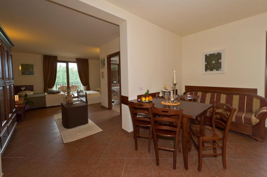 Locanda Ristorante Al Cardellino Bardolino Dış mekan fotoğraf